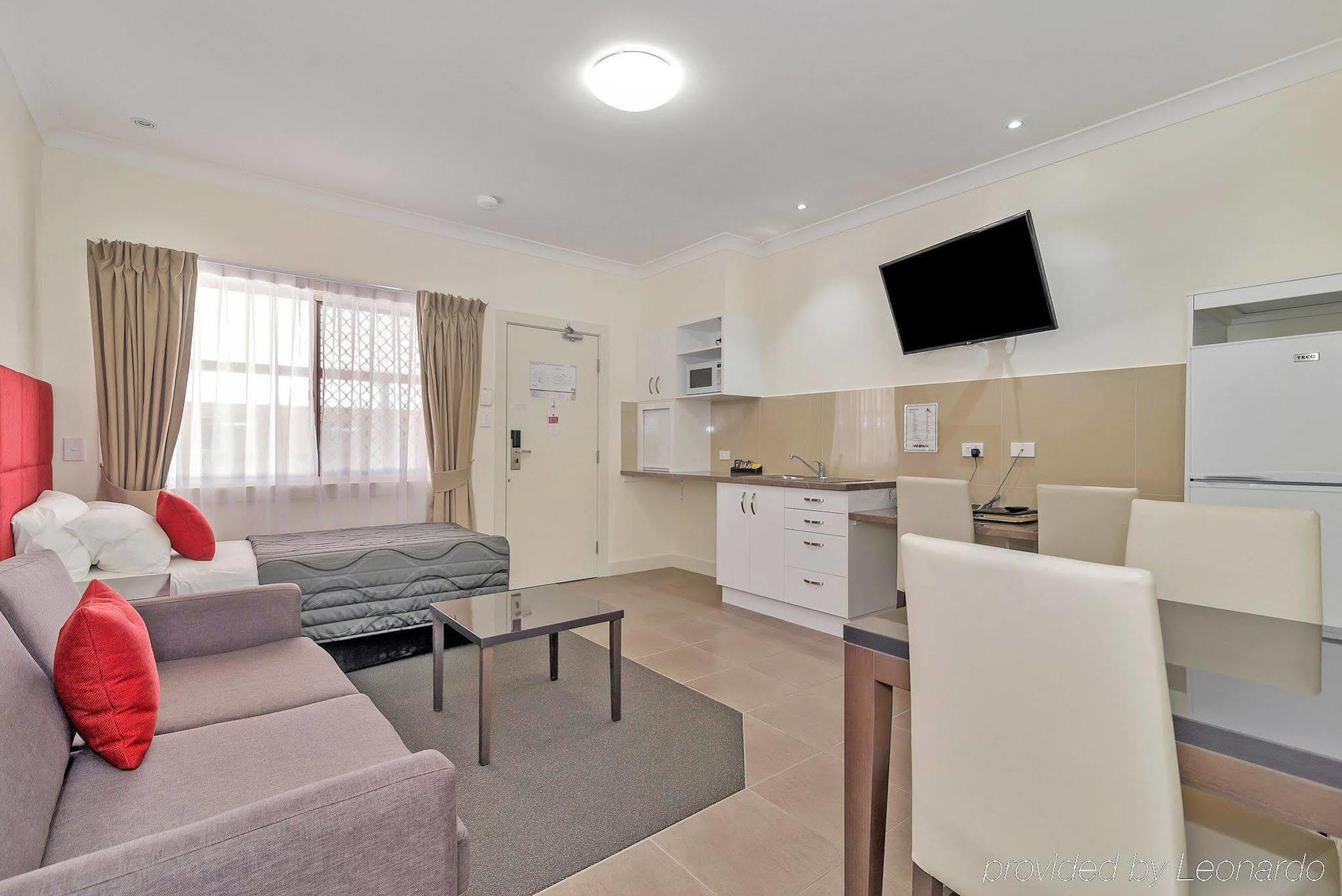 Swagsman Motel Miles Екстер'єр фото