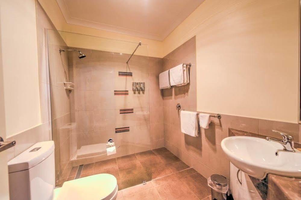 Swagsman Motel Miles Екстер'єр фото