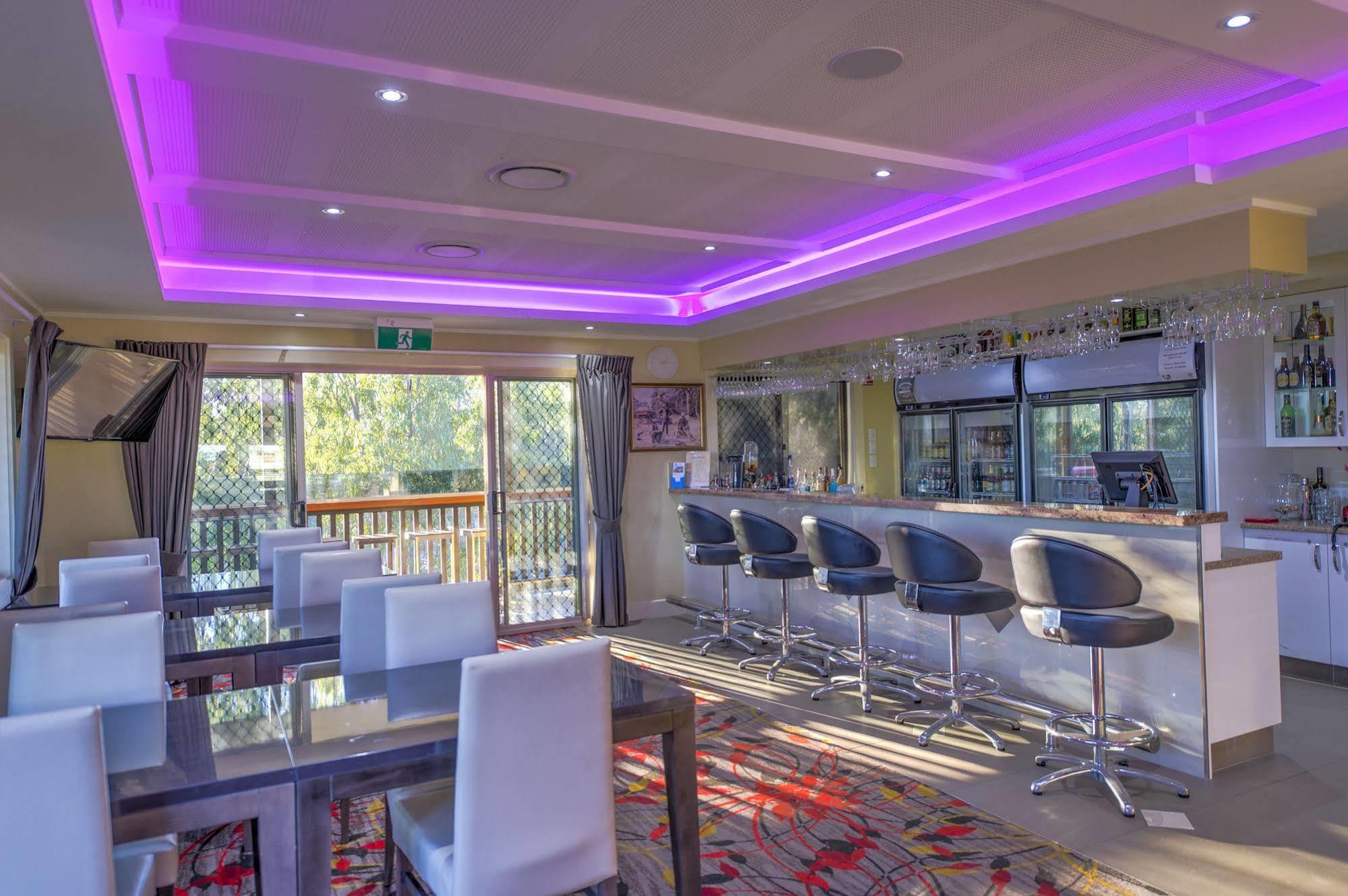 Swagsman Motel Miles Екстер'єр фото